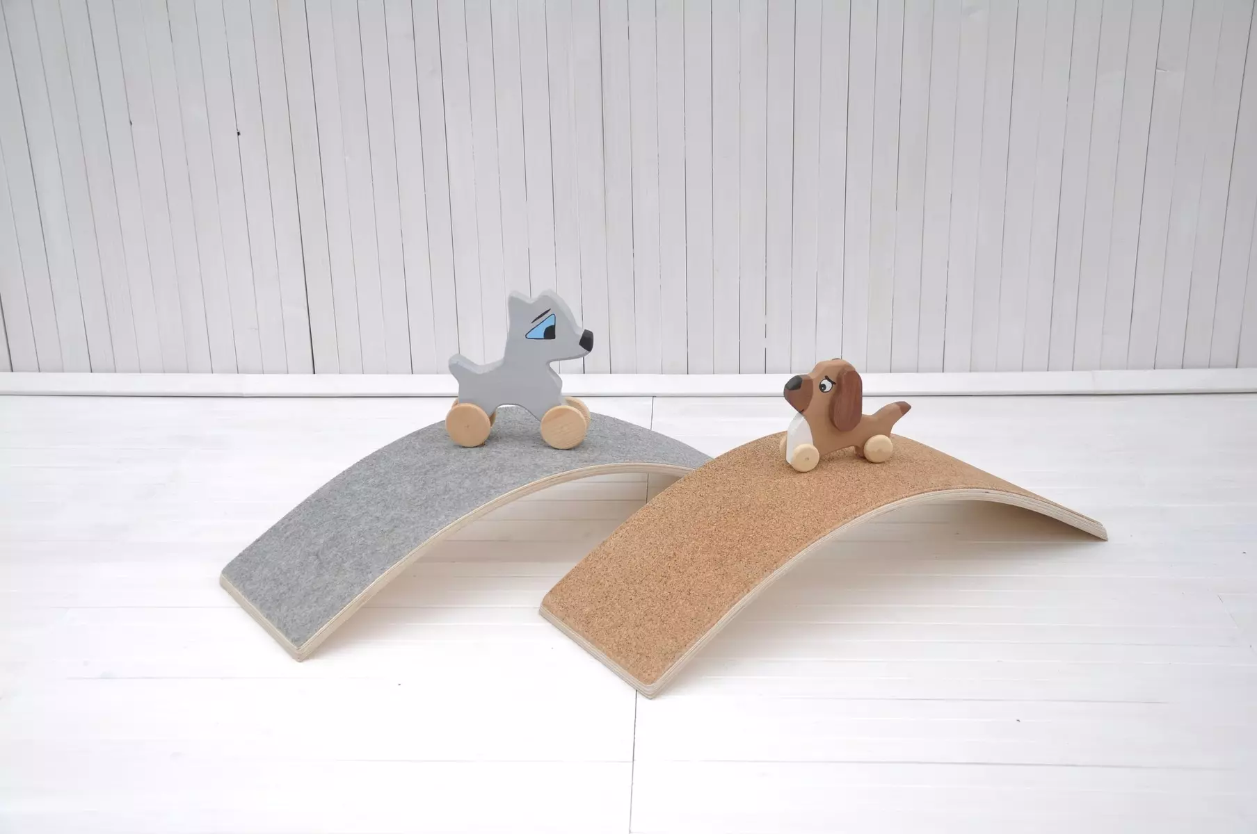 Tasapainolauta lapsille "Wobbly Toddly Fit" puiset motoriset lelut harmaalla huovalla tai luonnonkorkilla valinta alle 60 eur ilmaisella toimituksella kotiisi.